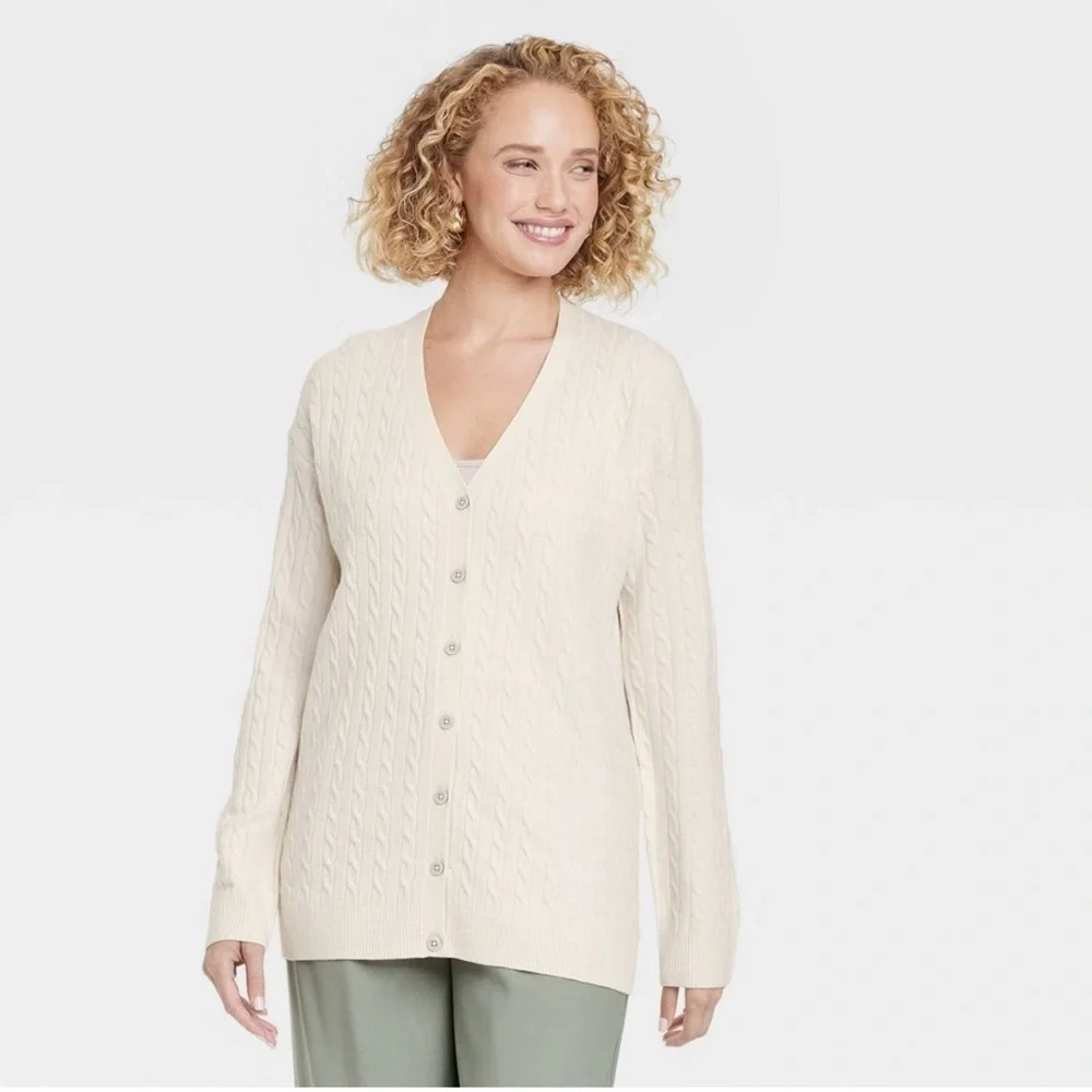 NWT Cable Knit V Neck Cardigan Sweater Button Medium Cream Preppy Academia Soft